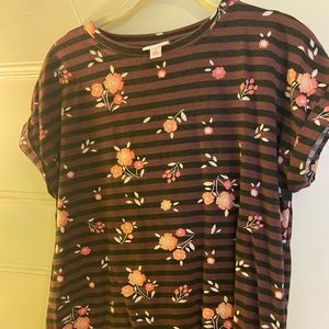LulaRoe Leah top size small purple/black